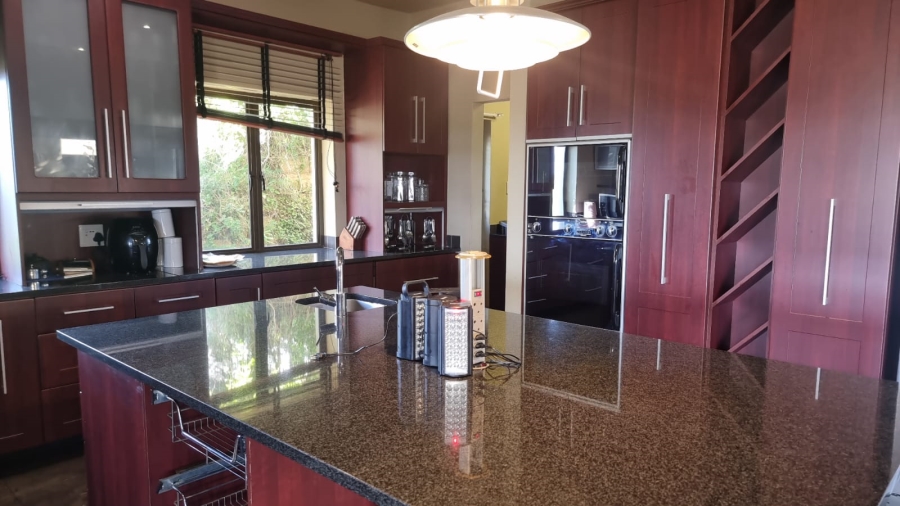 6 Bedroom Property for Sale in Merryhill Eastern Cape